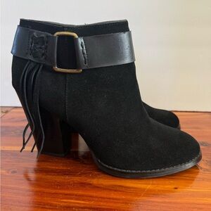 Kensie Massey Women’s Black Suede Ankle Booties Fringe Block Heel Size 9.5